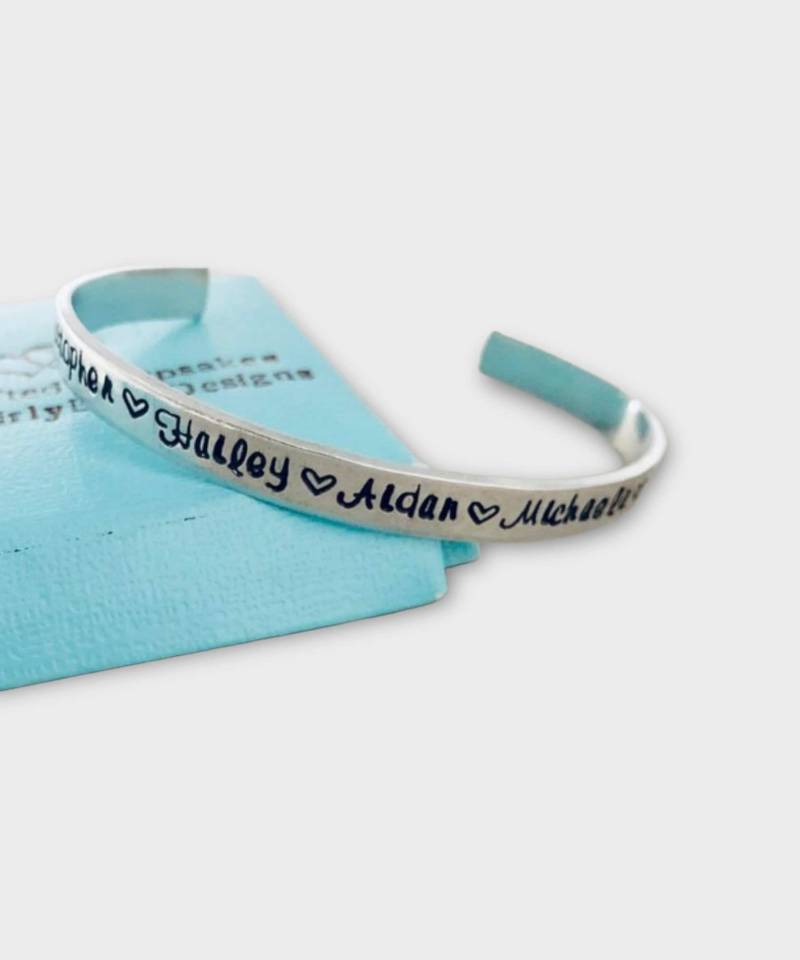 Personalisiertes Namensarmband, Muttertagsgeschenk, Personalisierter Monogrammschmuck von WhirlyBirdDesigns