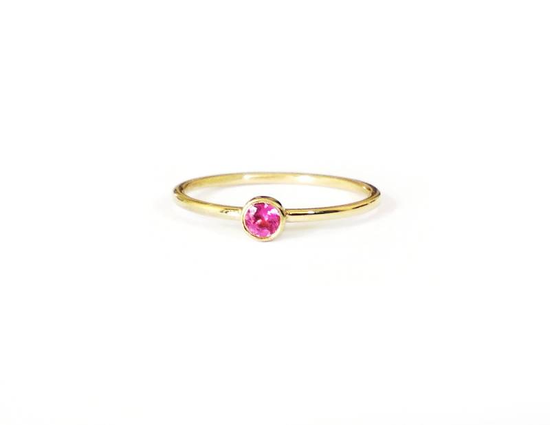 14K 9K Gold Rosa Turmalin Ring, Zierliche Runde Solitär Minimal Versprechen Verlobungsring, Edelstein Stapeln Dünner Goldring von WhisperGold