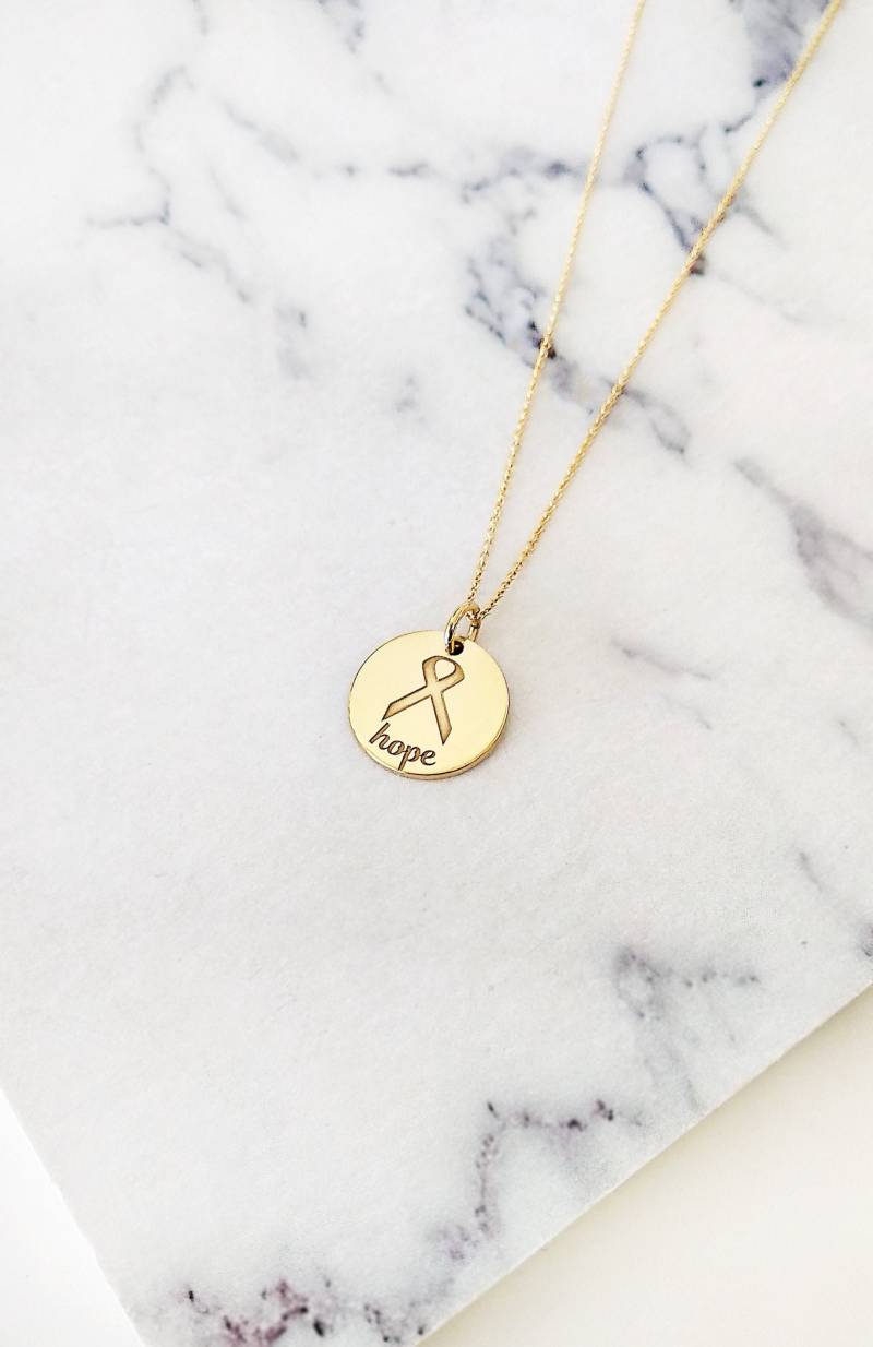 14K Solid Gold Cancer Awareness Ribbon Charm Halskette, Brustkrebs Überlebend Geschenk, Kampf Gegen Krebs Unterstützung Sympathie Hoffnung 14K Solid Gold Cancer Awareness Ribbon Charm Halskette, Brustkrebs Überlebend Geschenk, Kampf Gegen Krebs Unterstützung Sympathie Hoffnung von WhisperGold