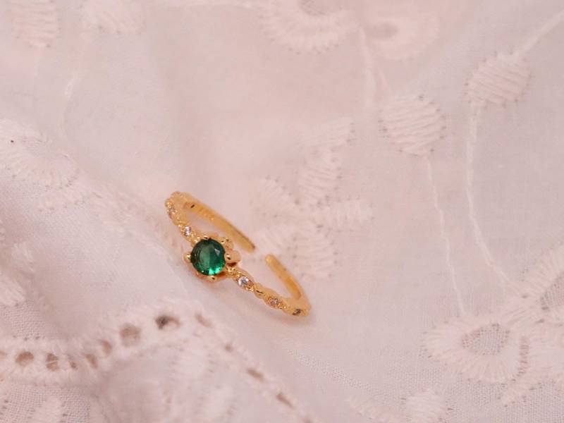 Vergoldeter Ring Mit Grünem Kristall - Eleganter Verstellbarer Schmuck Im Vintage-stil Vergoldeter Ring Mit Grünem Kristall - Eleganter Verstellbarer Schmuck Im Vintage-stil von WhisperGroveShop