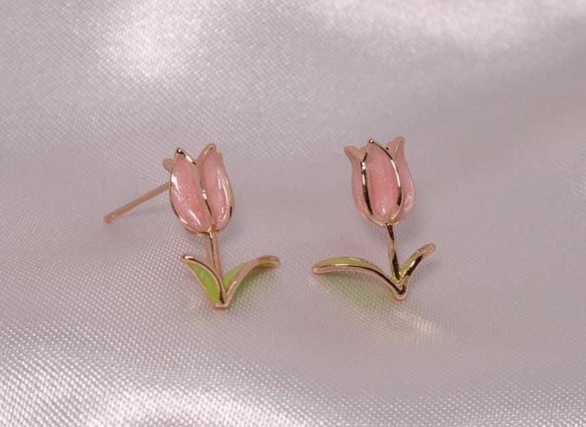 Zarte Tulpen-Ohrstecker in Rosa - Floraler Schmuck Im Frühling Zarte Tulpen-Ohrstecker in Rosa - Floraler Schmuck Im Frühling von WhisperGroveShop