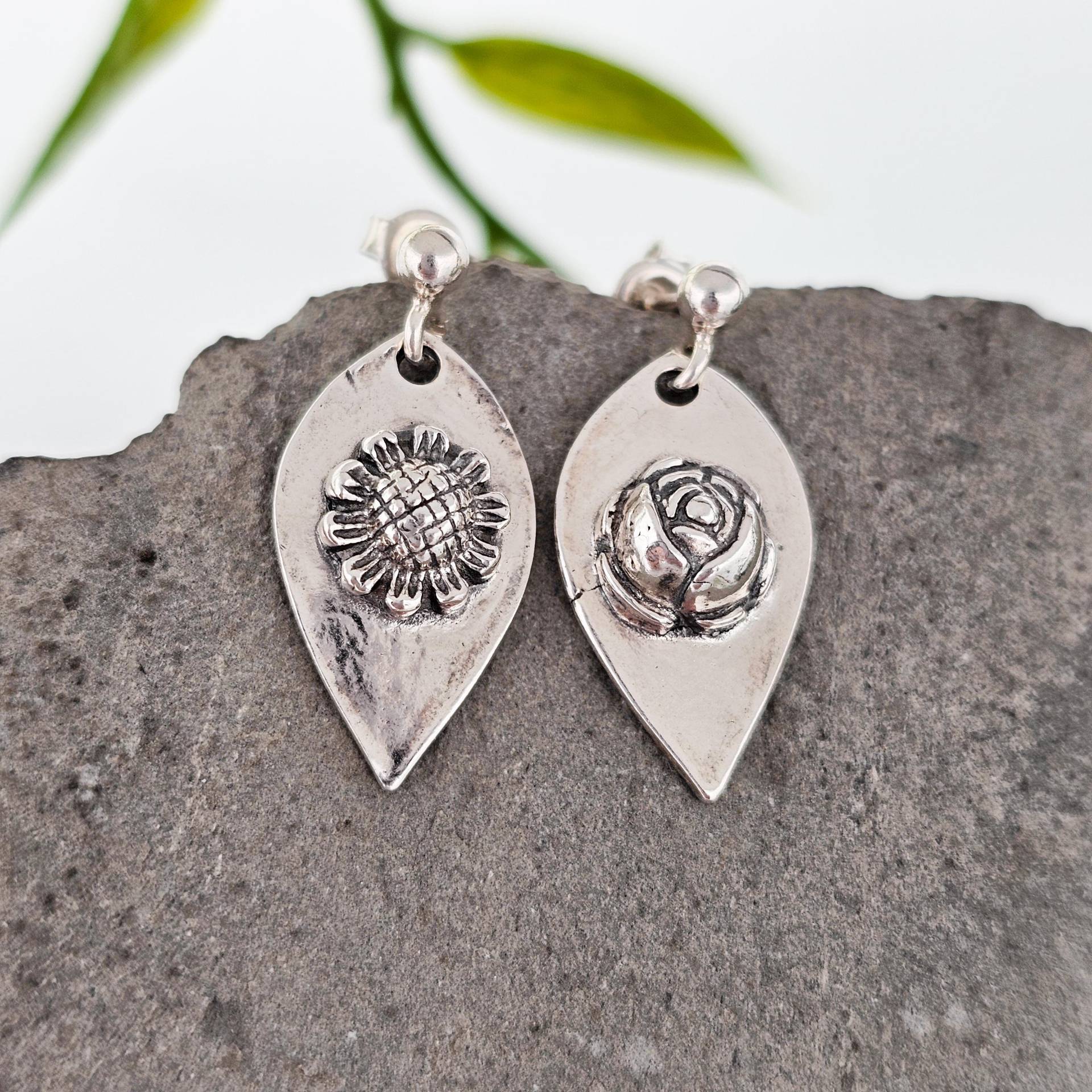 Blumen Ohrringe Aus Silber, Handgefertigt in Der Schweiz, Einzelstück, Feinsilber, Ohr Schmuck, Rose, Sonnenblume, Sommer, Elegant von WhisperOfWildflowers