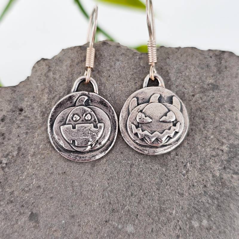 Kürbis Ohrringe Aus Sterling Silber, Handgefertigt, Einzelstück, Schmuck, Aussergewöhnlich, Wunderschön, Einzigartig, Speziell von WhisperOfWildflowers