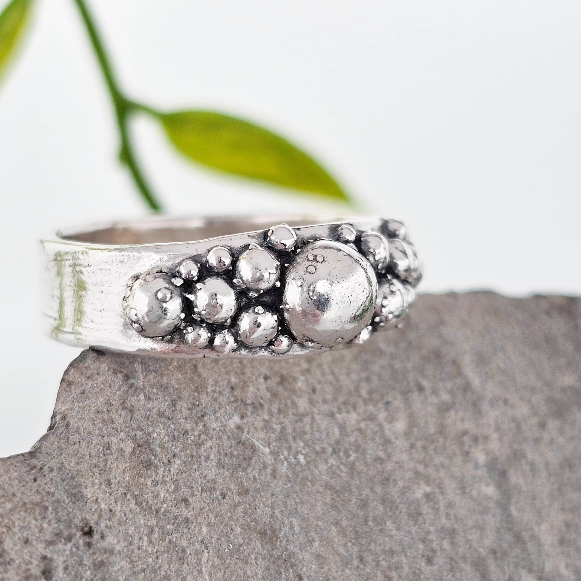 Ring Aus Silber, Handgefertigt in Der Schweiz, Einzelstück, Schmuck, Wunderschön, Feinsilber, Kunst, Abstrakt Ring Aus Silber, Handgefertigt in Der Schweiz, Einzelstück, Schmuck, Wunderschön, Feinsilber, Kunst, Abstrakt von WhisperOfWildflowers