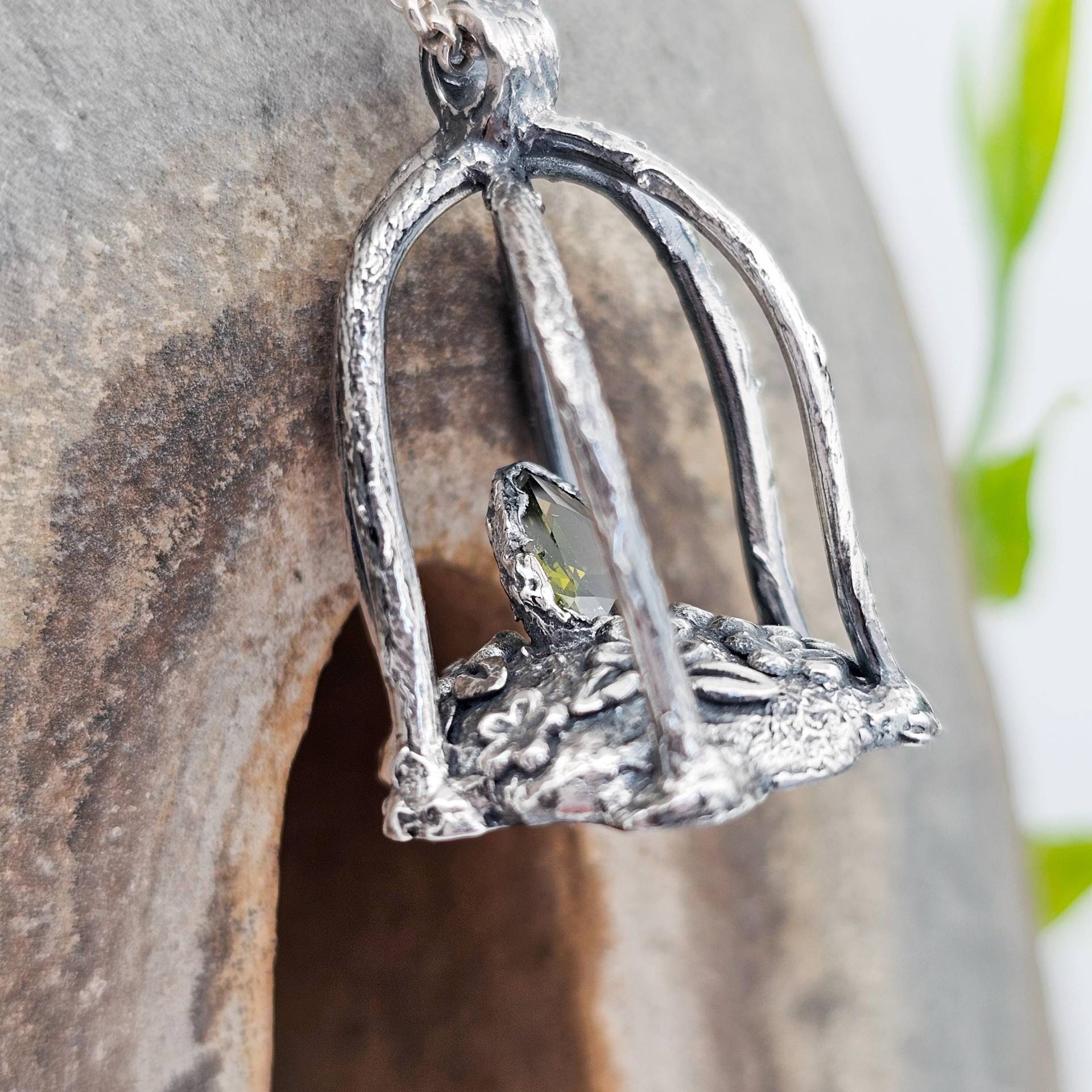 Spezieller Käfig Anhänger, Blumen, Blätter, Handgefertigt in Der Schweiz, Sterling Silber, Einzelstück, Wald, Natur, Kunst, Wunderschön Spezieller Käfig Anhänger, Blumen, Blätter, Handgefertigt in Der Schweiz, Sterling Silber, Einzelstück, Wald, Natur, Kunst, Wunderschön von WhisperOfWildflowers