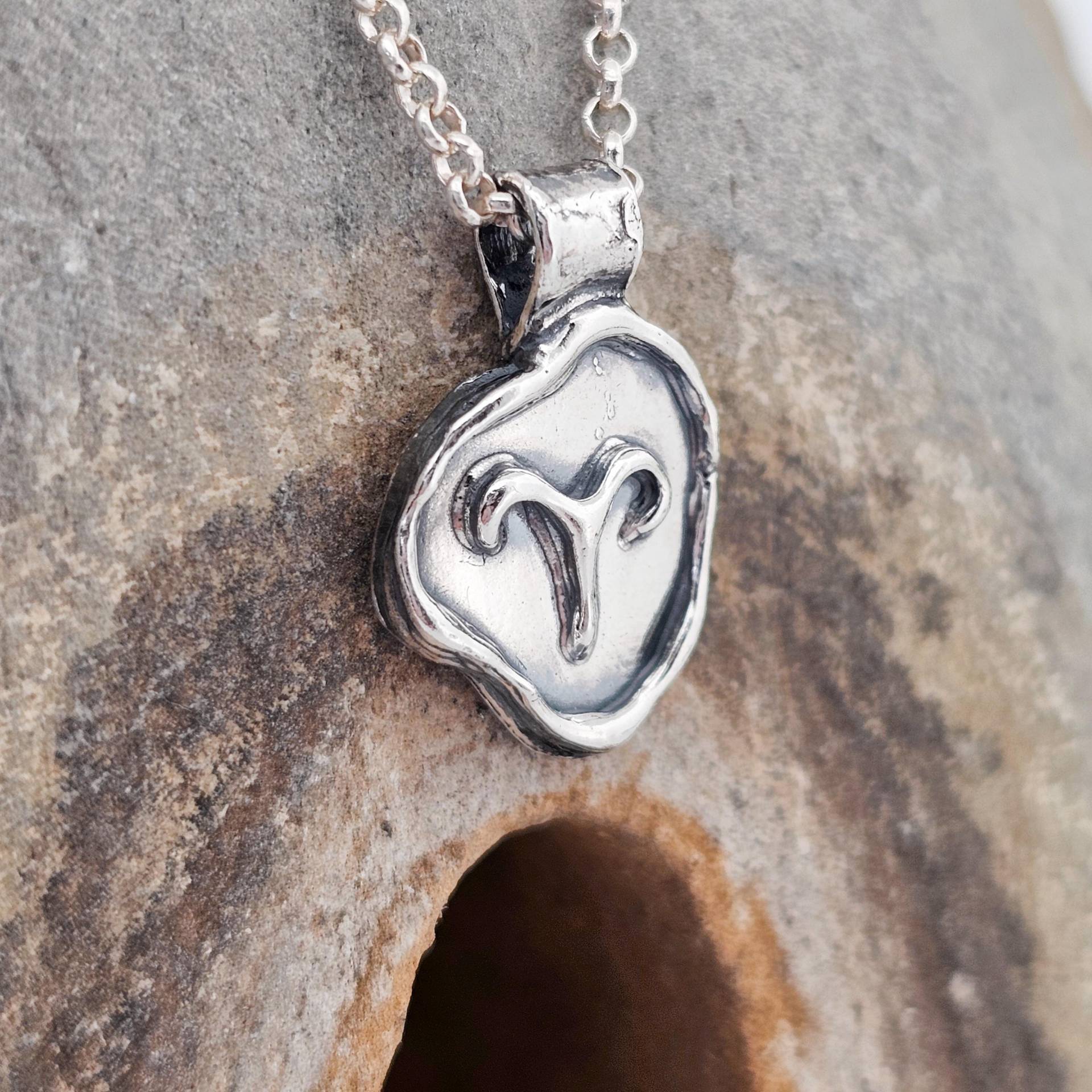 Sternzeichen Widder, Anhänger Aus Feinsilber, Handgemacht in Der Schweiz, Einzelstück, Sternbild, Tierkreis, Astronomie, Schmuck, Halskette Sternzeichen Widder, Anhänger Aus Feinsilber, Handgemacht in Der Schweiz, Einzelstück, Sternbild, Tierkreis, Astronomie, Schmuck, Halskette von WhisperOfWildflowers