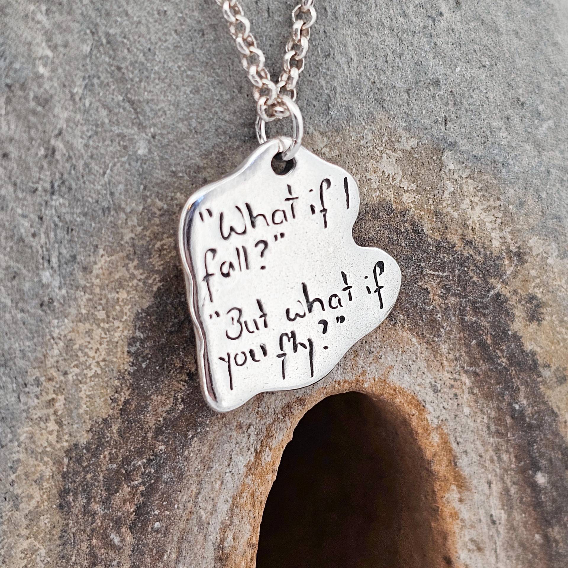 Zitat "What If I Fall?" "But What You Fly?", Sterling Silber, Handgefertigt in Der Schweiz, Einzelstück, Anhänger, Handgraviert von WhisperOfWildflowers