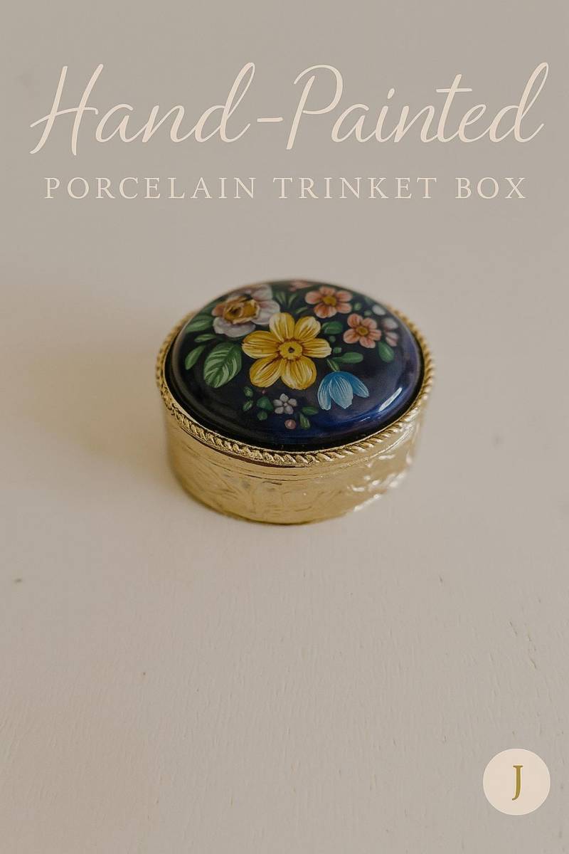 Vintage Pillendose Aus Italien - Handbemaltes Emaille Mit Blumenmotiv von WhisperTreasuresCo