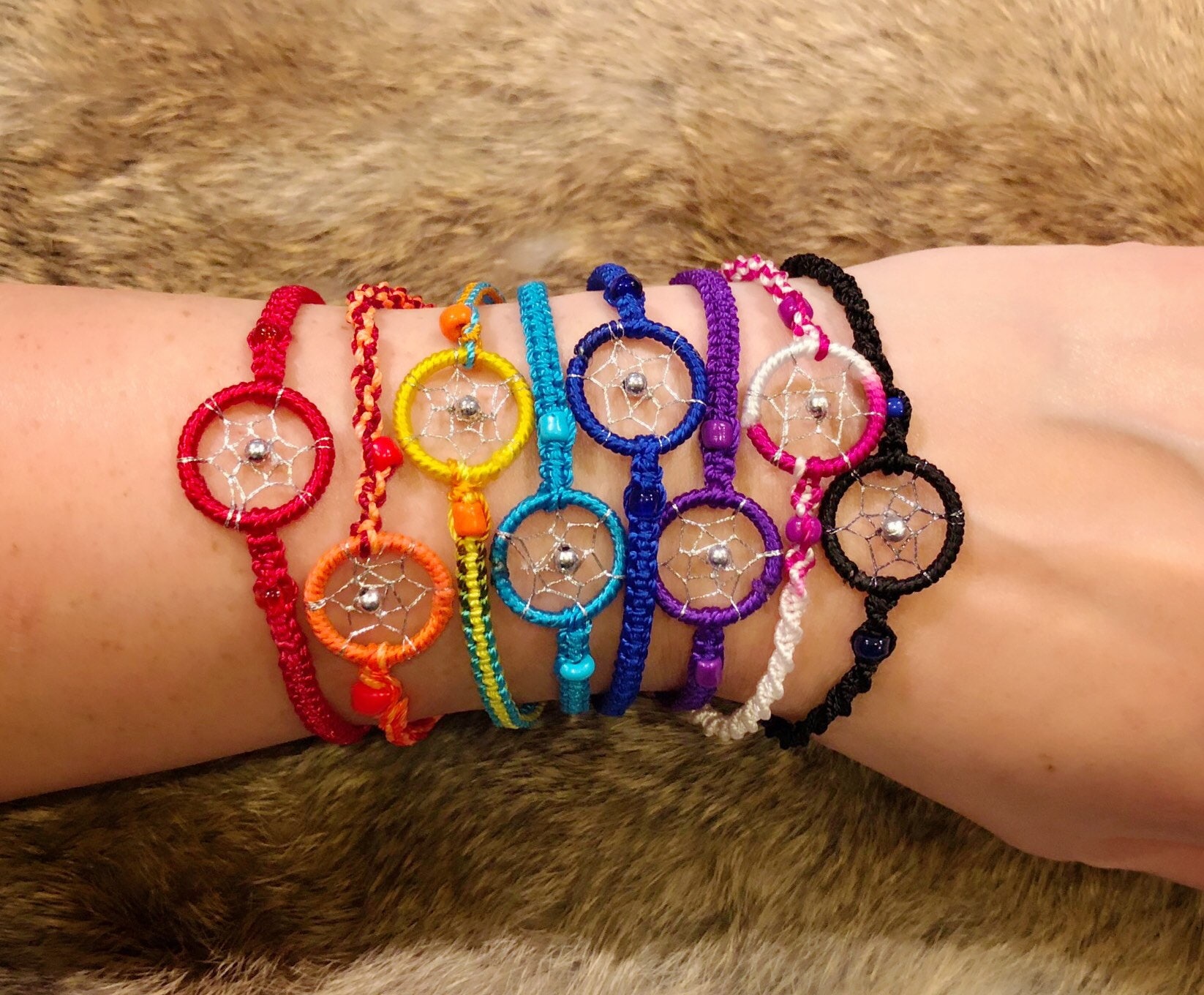 Traumfänger Armband - Einzeln Verkauft Freundschafts Raksha Geflochtenes Du Hast Die Wahl Col Traumfänger Armband - Einzeln Verkauft Freundschafts Raksha Geflochtenes Du Hast Die Wahl Col von WhisperingWindsShop