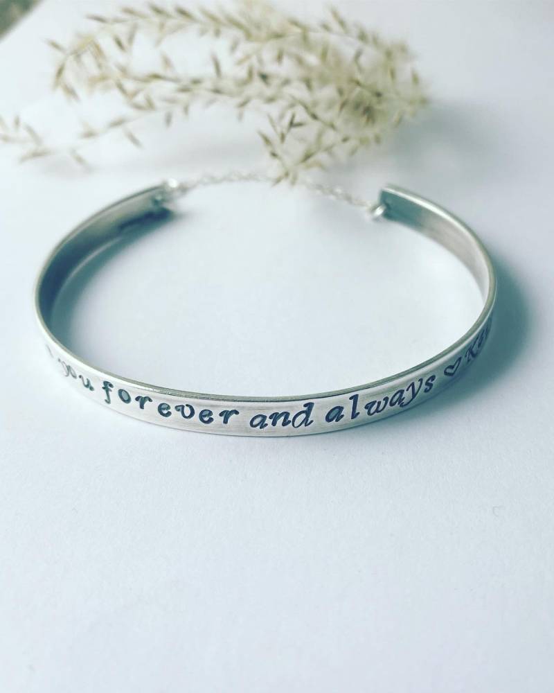 Gravur Sterling Silber Armreif Personalisierter Ecosilver Armreif von WhispersFromTheWild
