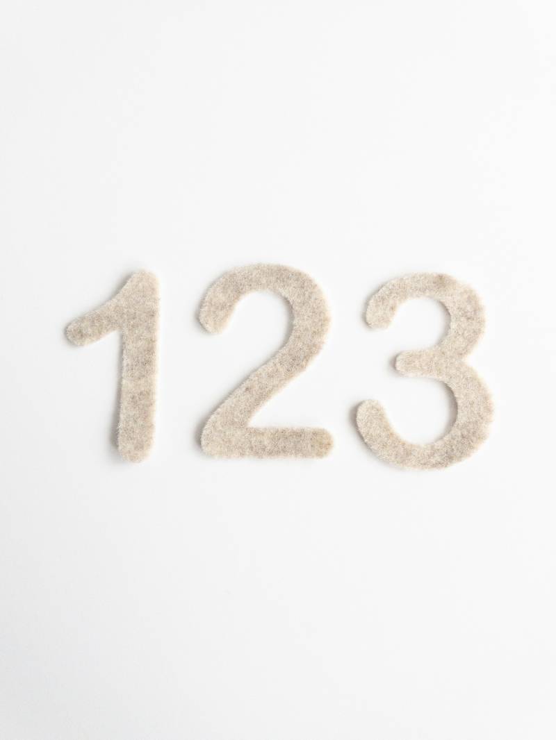 Filz Buchstaben Applikation Für Kleidung Akzent Nummer Patch Hut Brief Custom Design Monogramm Aufnäher Auf von WhistleandCoDesigns