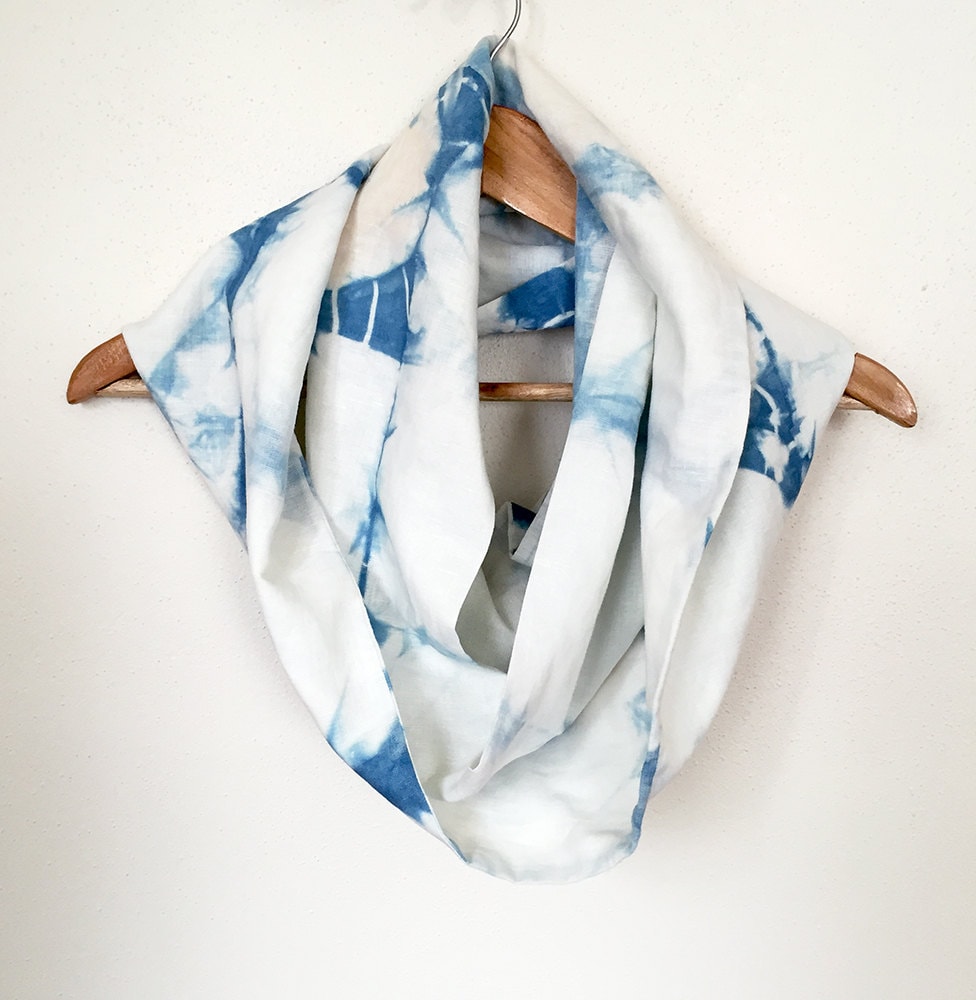 Indigo - Diamanten, Leinen Schlupfschal Indigo - Diamanten, Leinen Schlupfschal von WhiteAntlerFlowers