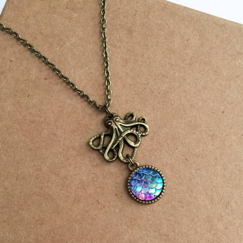 Meerjungfrau-Skala-Oktopus-Halskette von WhiteDahliaGiftShop