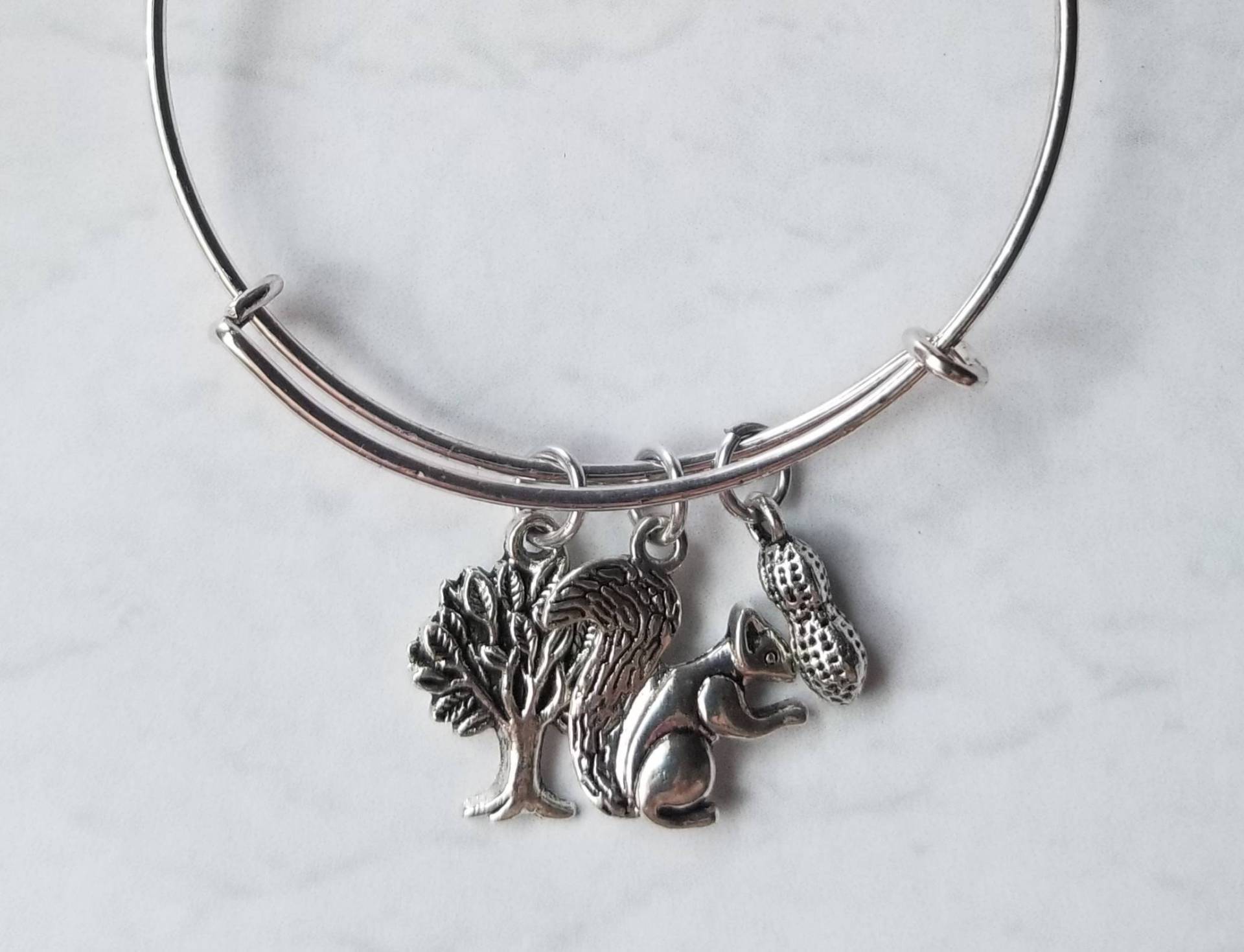 Eichhörnchen Armband, Charme Armreif, Erweiterbare Anwendung Tag, Charm Einzigartiges Geschenk von WhitePeachCottage