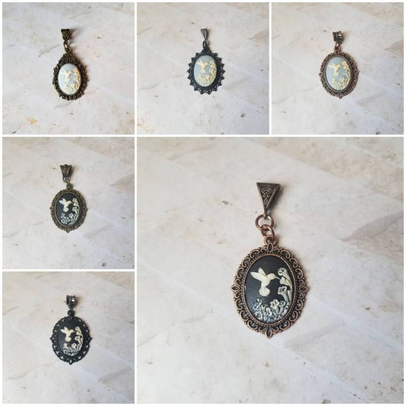 Kolibri Cameo Halskette, Anhänger, Schwarz Oder Wedgewood Blau Mit Blumen Cameo, Natur Schmuck Kolibri Cameo Halskette, Anhänger, Schwarz Oder Wedgewood Blau Mit Blumen Cameo, Natur Schmuck von WhitePeachCottage