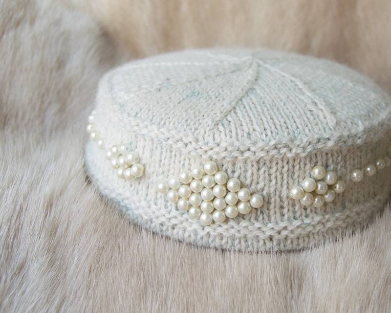 Sample Sale - Pillbox Hut Mit Perlen in Off White, Braut Kopfschmuck, Couture Millinery, Art Deco Sample Sale - Pillbox Hut Mit Perlen in Off White, Braut Kopfschmuck, Couture Millinery, Art Deco von WhitePurls