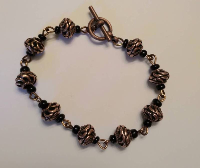E-1691 Schwarz Und Kupfer Perlen Armband E-1691 Schwarz Und Kupfer Perlen Armband von WhiteSparrowGarden