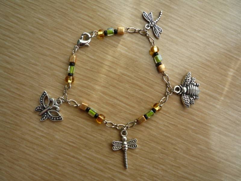 Biene Und Bugs Perlen Armband von WhiteSphinx