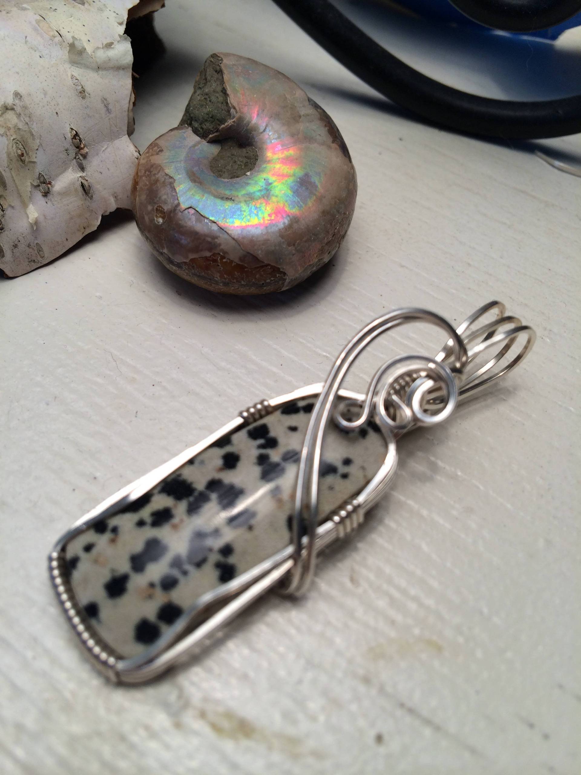 Dalmation Jaspis Sterling Silber Draht Gewickelt Anhänger, Kunsthandwerker Schmuck, Metallschmied Dalmation Jaspis Sterling Silber Draht Gewickelt Anhänger, Kunsthandwerker Schmuck, Metallschmied von WhiteSpiritGemSmith