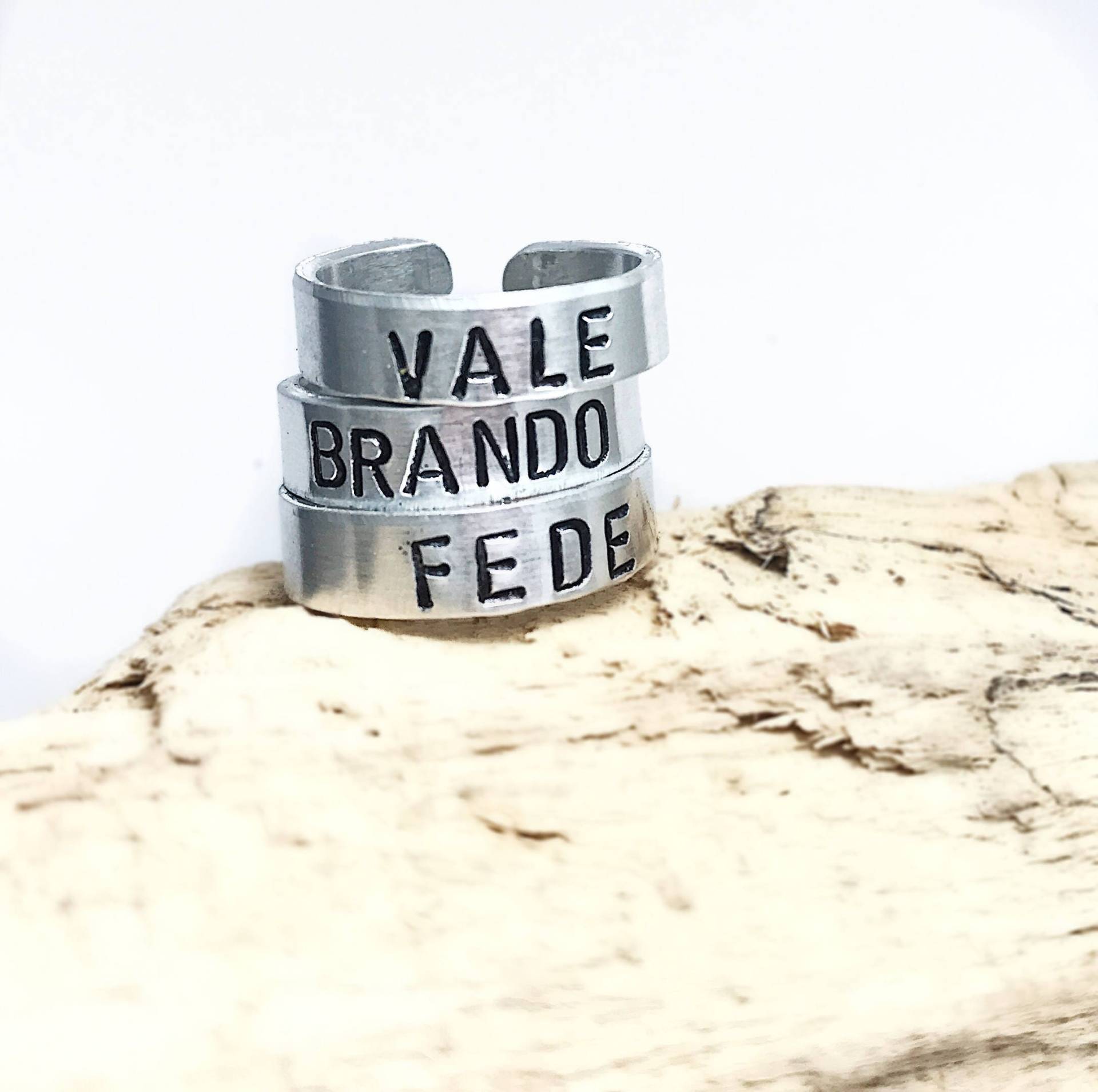 Satz Von 3 Überlappenden Und Benutzerdefinierten Bandringen Mit Phrasen Satz Von 3 Überlappenden Und Benutzerdefinierten Bandringen Mit Phrasen von WhiteTreeShop