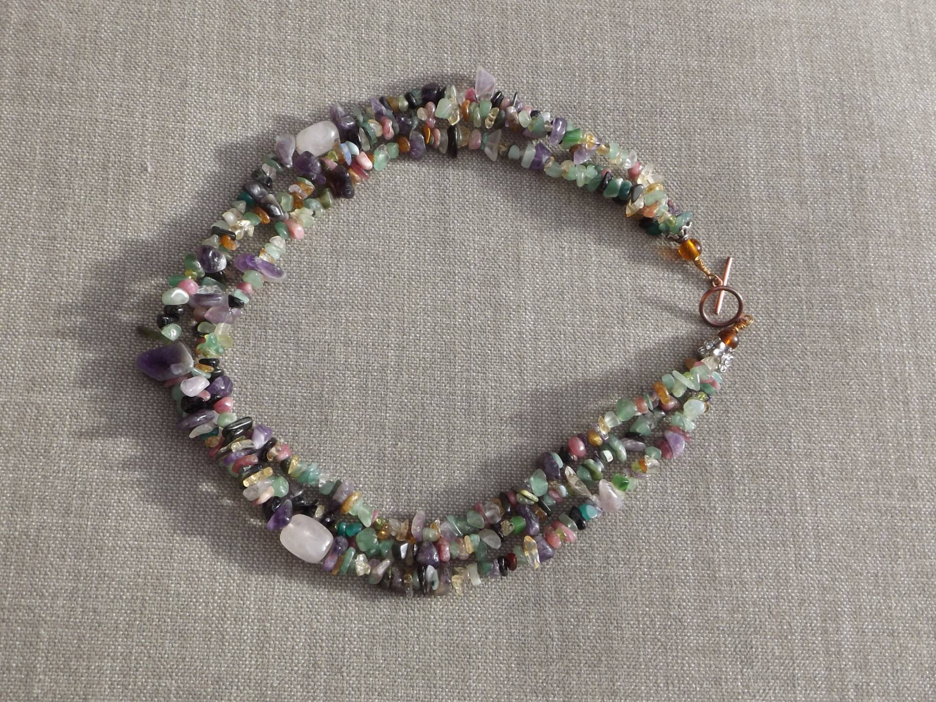 Gemischt, Halbedelstein - Und Drei-strang-Kette Gemischt, Halbedelstein - Und Drei-strang-Kette von WhiteWellStudios
