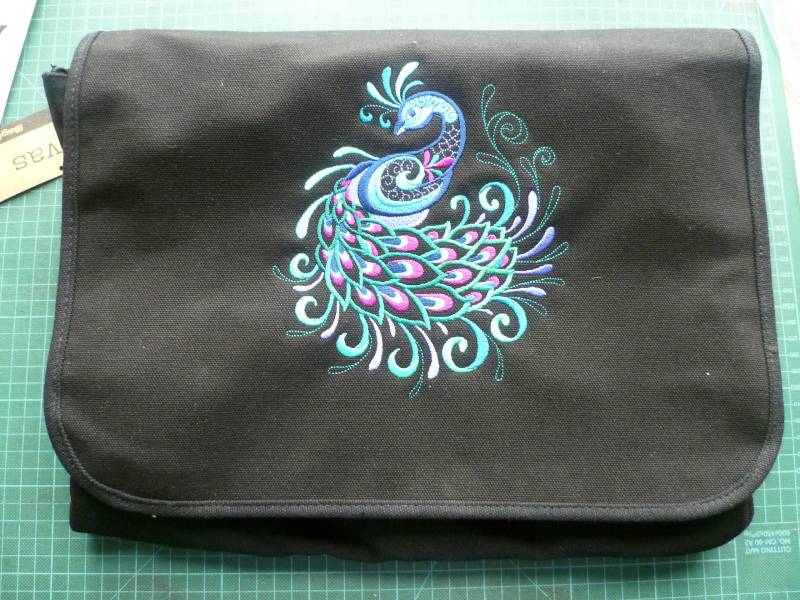 Bunte Pfau Umhängetasche Messenger Bag Vintage Canvas Wunderschönes Design Bestickt von WhiteWizardPurpleElf