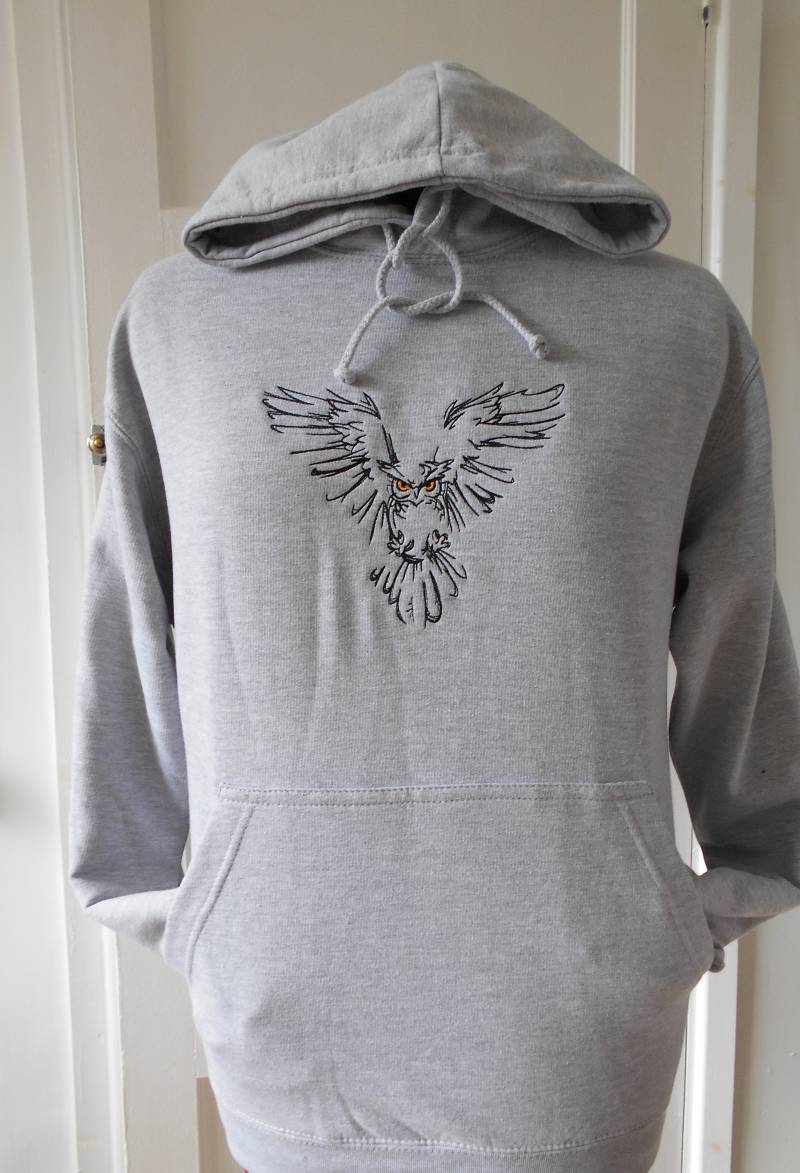 Eule Hoodie, Bestickter Eulen-Kapuzenpulli, Eulen-Pullover, Xs - 5Xl von WhiteWizardPurpleElf