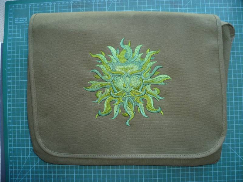 Greenman Bag , Messenger Baumwollsegeltuch Gesticktes Design von WhiteWizardPurpleElf