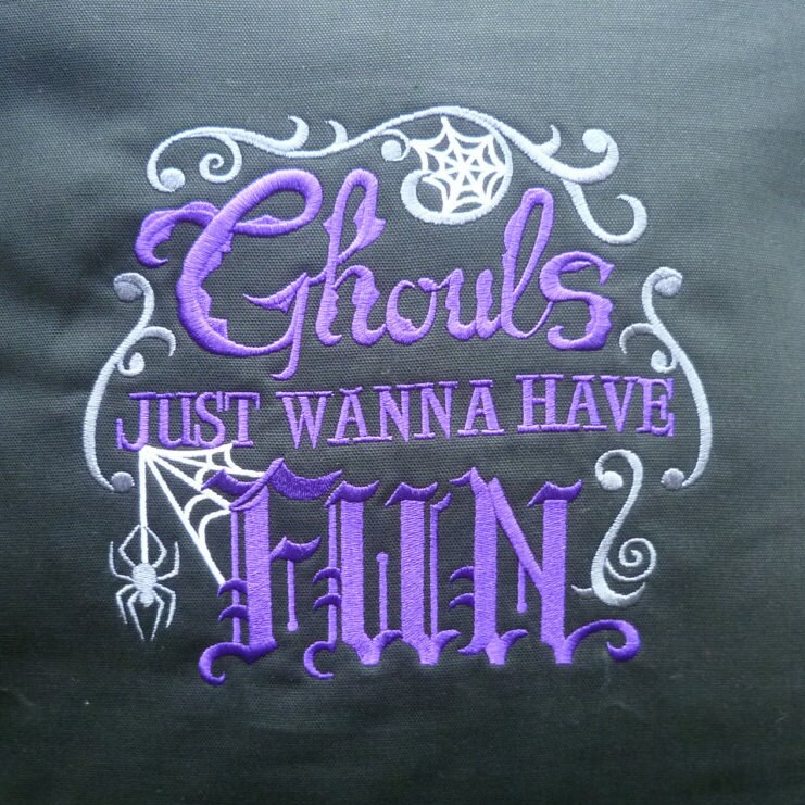 Hexen Tshirt, Ghouls Just Wanna Have Fun, Halloween T-Shirt, 100% Baumwolle von WhiteWizardPurpleElf