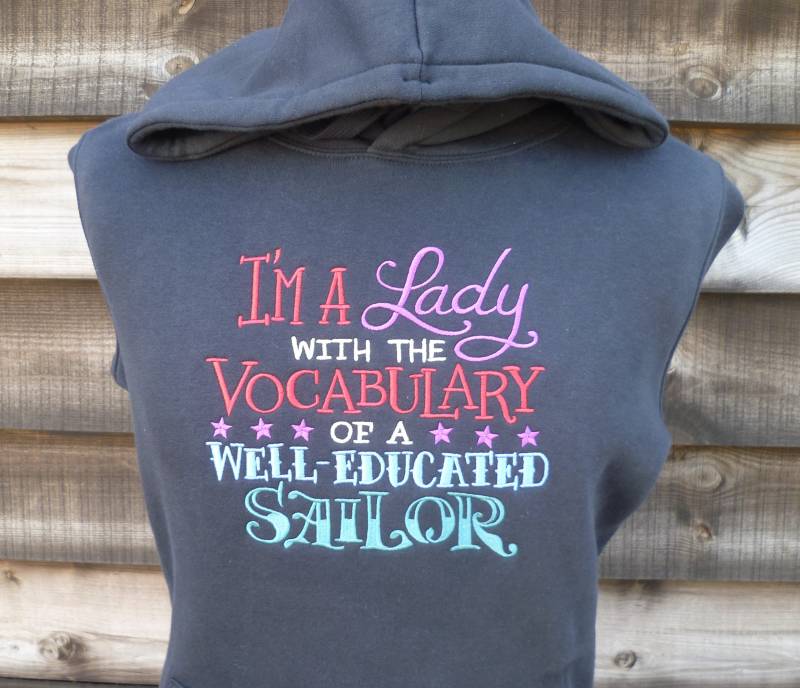 Saucy Sailor Hoodie, Piraten Vokabel Eines Matrosen, Bestickter Unisex Hoody Sweater Beleidigung Xs - 5Xl von WhiteWizardPurpleElf