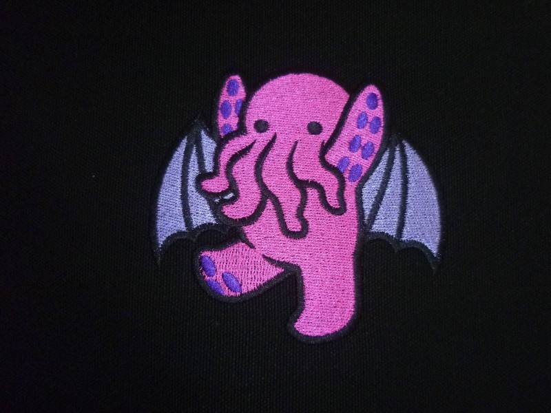 Süße Cthulhu Tasche, Lovecraft Crossbody Bag, Baumwoll Canvas, Bestickte Messenger Bag, Schultertasche, Baumwollcanvas von WhiteWizardPurpleElf