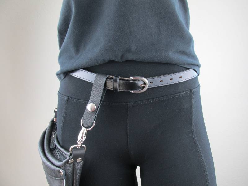 Gürtelbefestigung Für Hüfttaschen, Lederschlaufen Zum Befestigen Der Schlüssel Am Gürtel, Schwarzes Leder, Hüfttaschenzubehör von WhitetailLeather