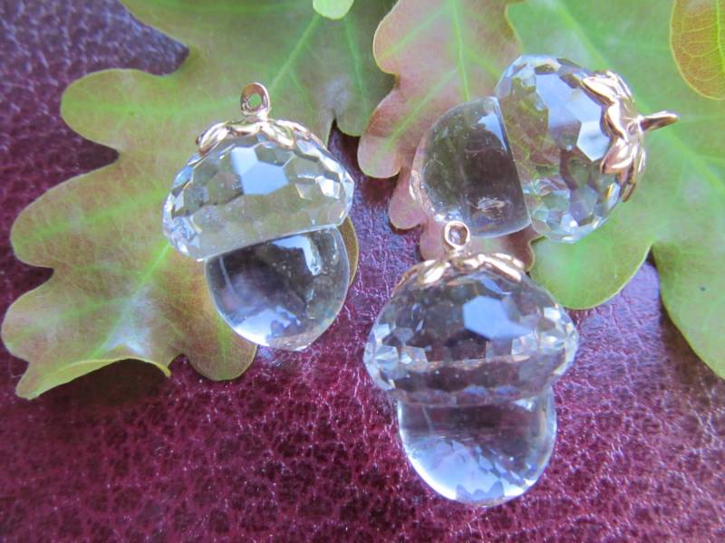 Swarovski Kristall Eichel Mit Messing Top Kleiderbügel Swarovski Kristall Eichel Mit Messing Top Kleiderbügel von WhoKnowsWhat