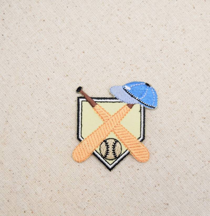 Baseball - Gekreuzte Fledermäuse Home Plate Mütze Ball Aufnäher Aufbügler 650377A von WholesaleApplique