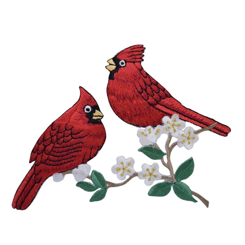 Zwei Kardinäle - Rote Vögel Auf Ast Sitzend Weiße Blumen Gestickter Aufnäher Zum Aufbügeln Zwei Kardinäle - Rote Vögel Auf Ast Sitzend Weiße Blumen Gestickter Aufnäher Zum Aufbügeln von WholesaleApplique