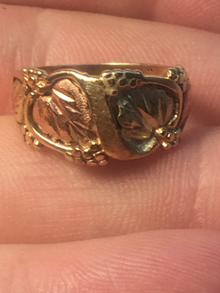 10K Rose Und Gelbgold Blumen/Blätter Ring Größe 6 10K Rose Und Gelbgold Blumen/Blätter Ring Größe 6 von WholesaleRocksDotBIZ