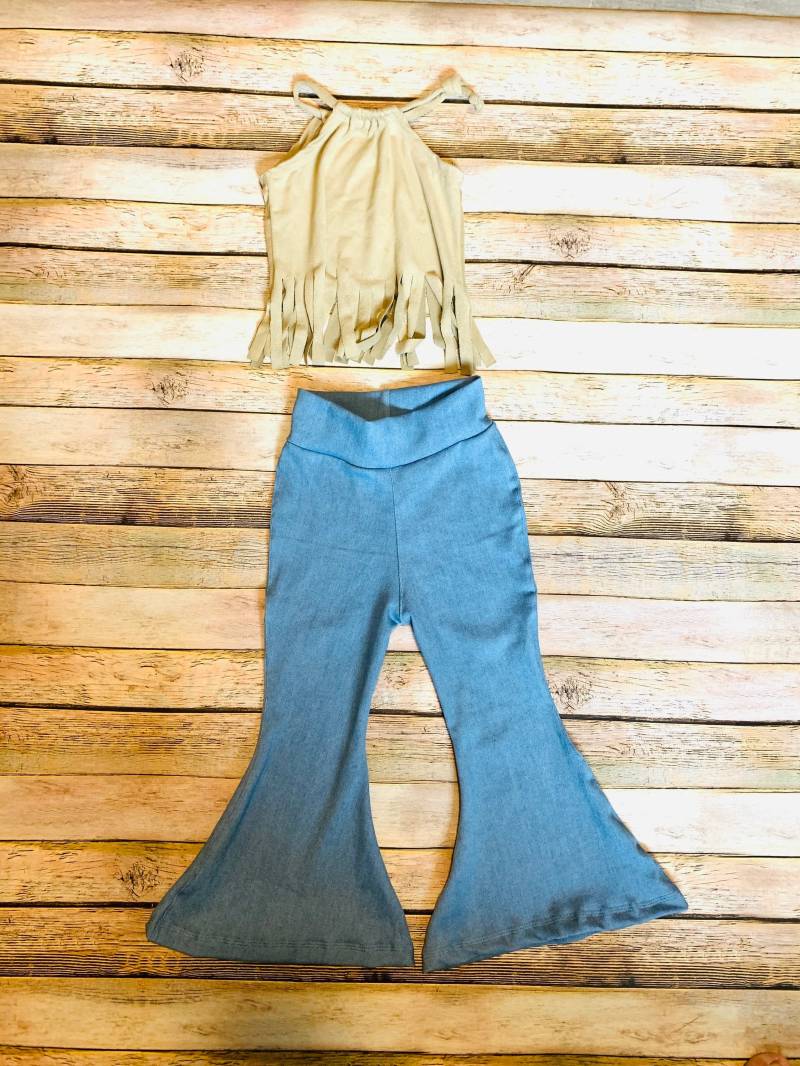 Lola Fransen Top Und Born To Run Stretchy Jeans Glöckchen | Fransenshirt| Crop Boho Chic Kleidung|70Er Jahre Stil Kleidung| Retro Kleidung von WholesomeGoodsCo