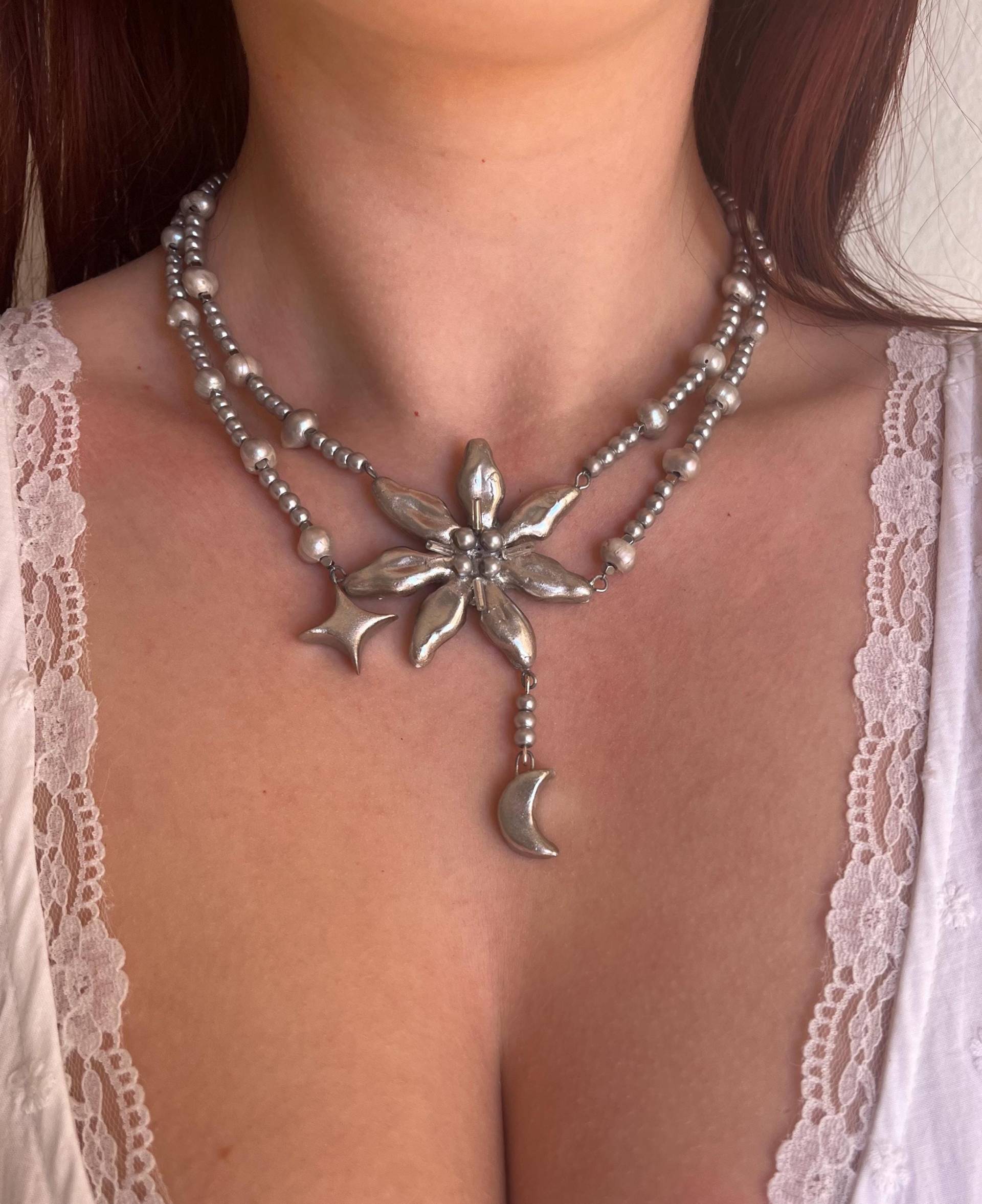 Handgemachte Halskette Aus Celestial Flower Doppelreihiger Statement Schmuck von WhyNotNao