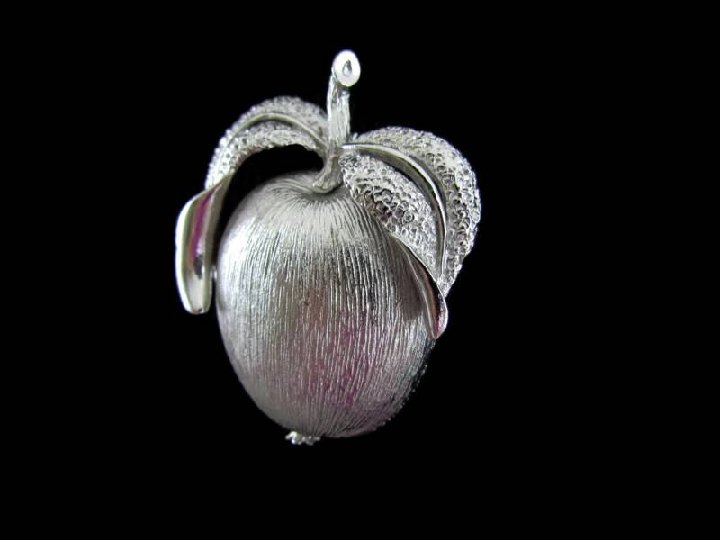 Apfel Pin Geschenke Für Lehrer Silber Schmuck Halskette Brosche Sarah Coventry Adams Delight Buchstück 1960Er Jahre Geschenk von WhyWeLoveThePast
