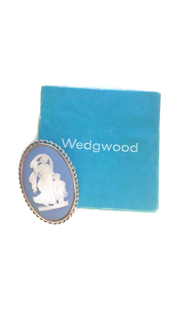 Vintage Cameo Brosche Anhänger Wedgewood Brosche, Sterling Tc 63 Blue Anhänger, Schmuck Mit Box von WhyWeLoveThePast