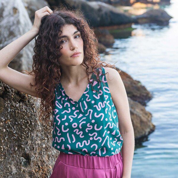 WiDDA berlin Bluse VAU forms mit grafischem Print aus ECOVERO® Viskose von WiDDA berlin