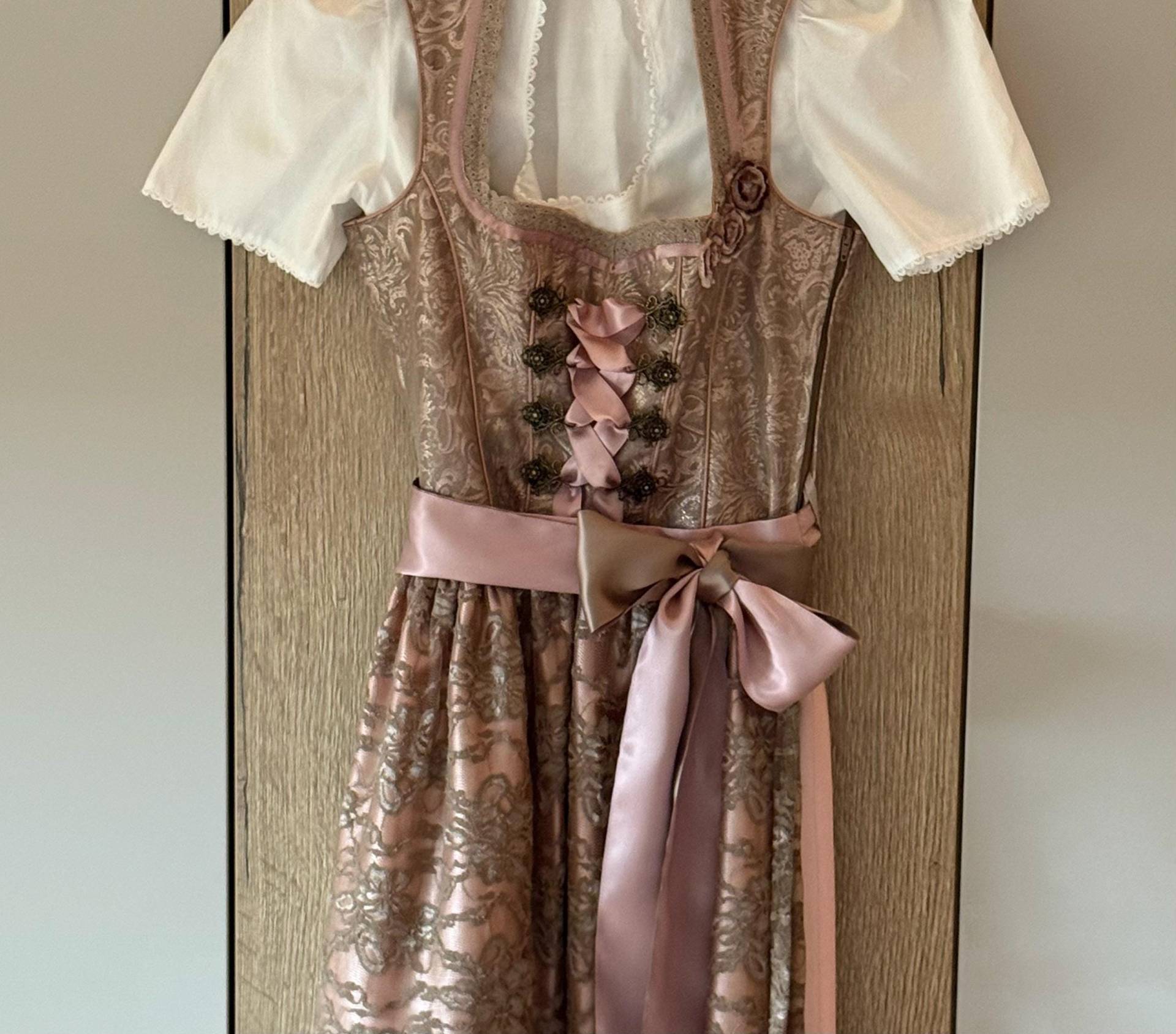 Dirndl Moser Größe 34 Altrosa/Taupe Mit Schürze Und Bluse Dirndl Moser Größe 34 Altrosa/Taupe Mit Schürze Und Bluse von Wichtelboutique