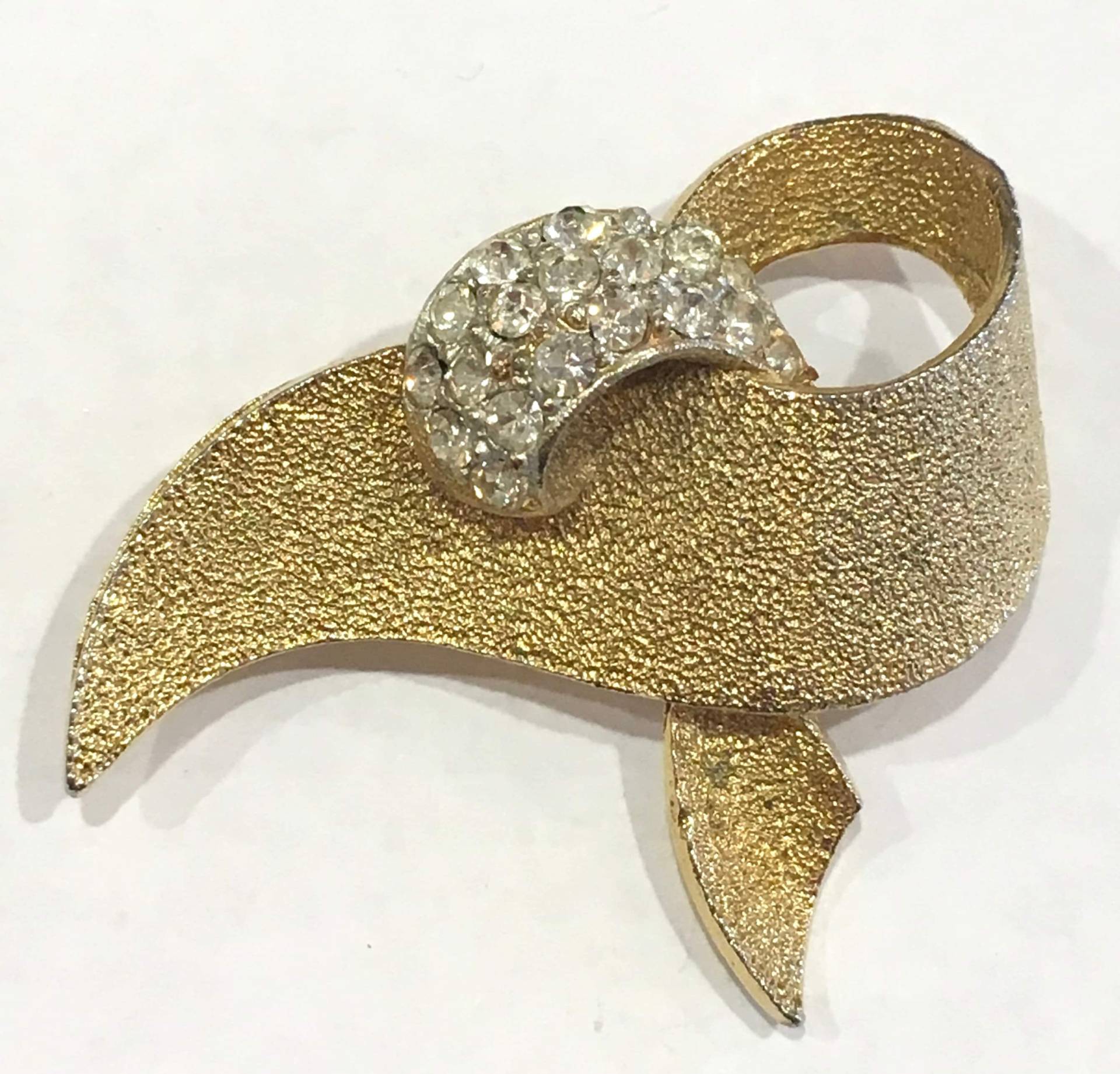 Bsk Gebürstet Strukturierte Gold Ton Strass Knoten Schleife Brosche Pin Vintage Vtg 1950Er Jahre von WickedCrafts