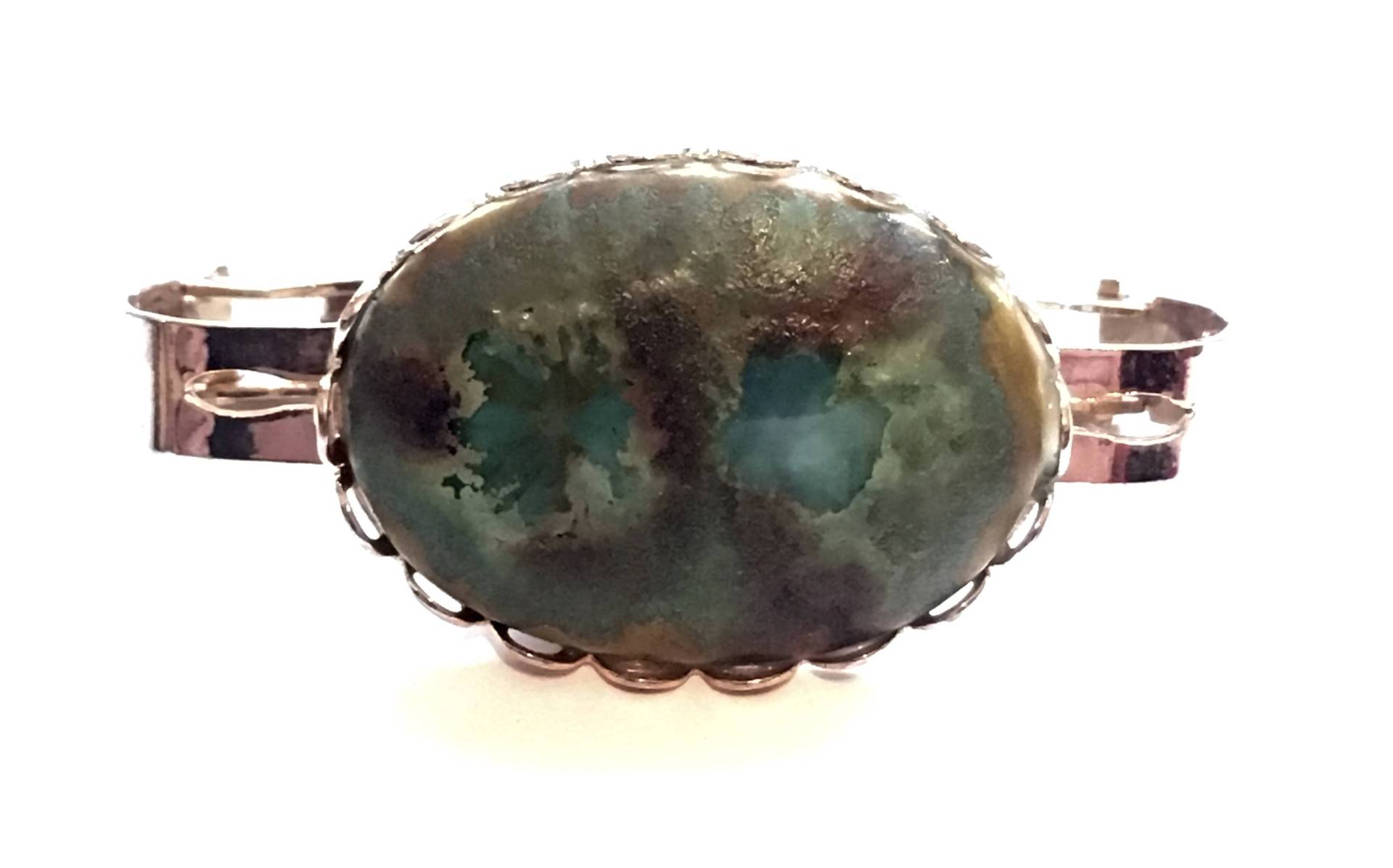 Ovalgold Ton Natürliche Grünen Stein Cabochon 1960Er Jahre Schal Clip Vintage von WickedCrafts