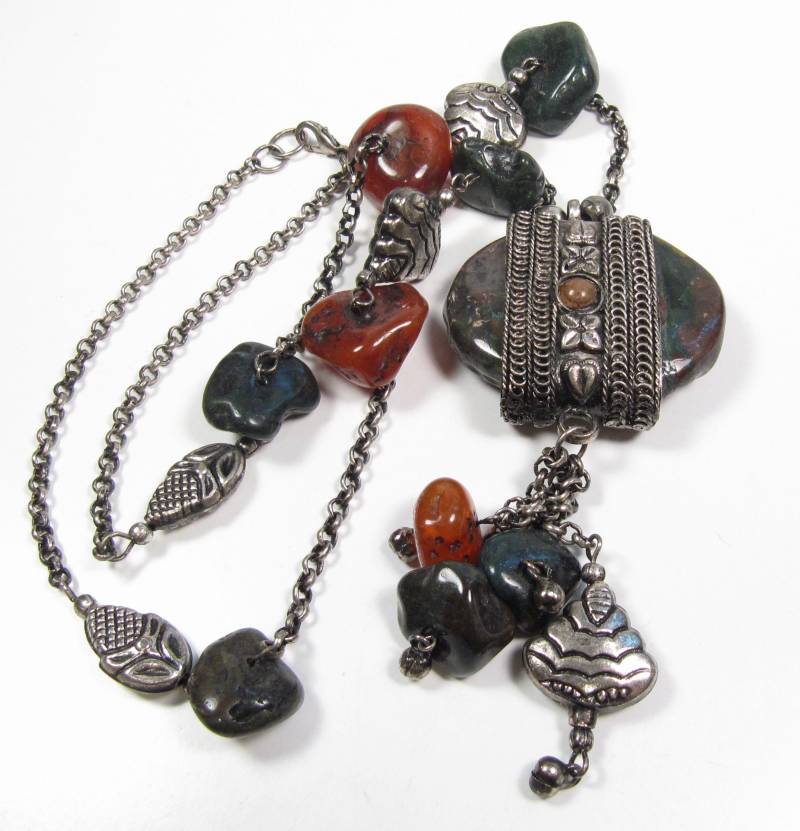 Vintage 1970Er Jahre Poliert Stein Charme Karneol Halskette Silber Ton Boho Hippie von WickedCrafts