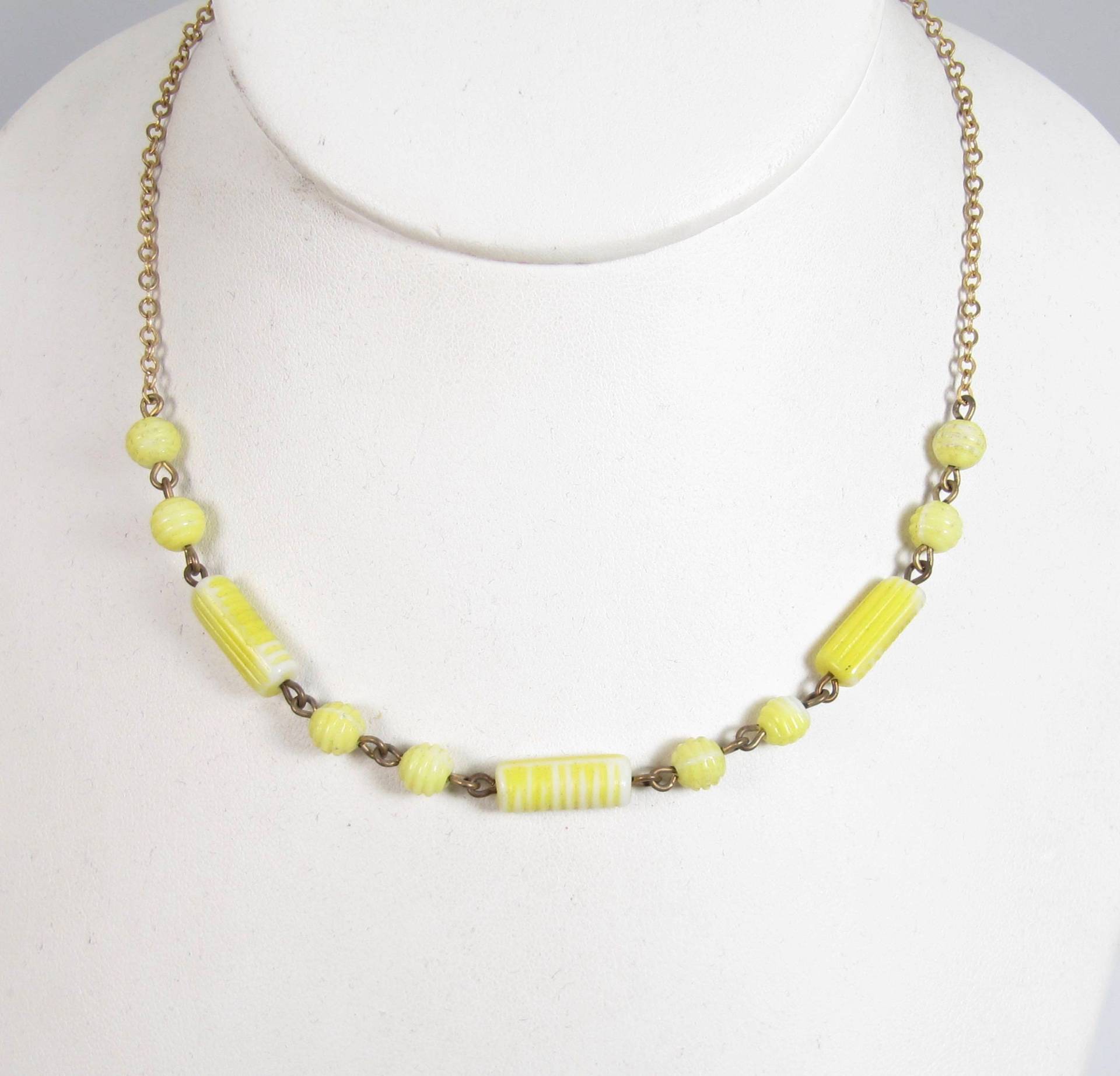 Vintage Gepresste Glas Lebendige Gelbe Halsband Halskette Strukturierte Runde & Zylinder Perlen von WickedCrafts