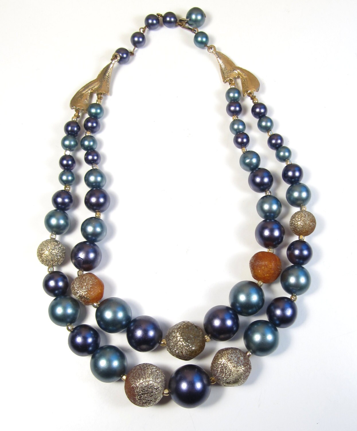 Vintage Metallic Blau Lila Gold Kunststoff & Strukturierte Perle Doppel Strang Halskette von WickedCrafts