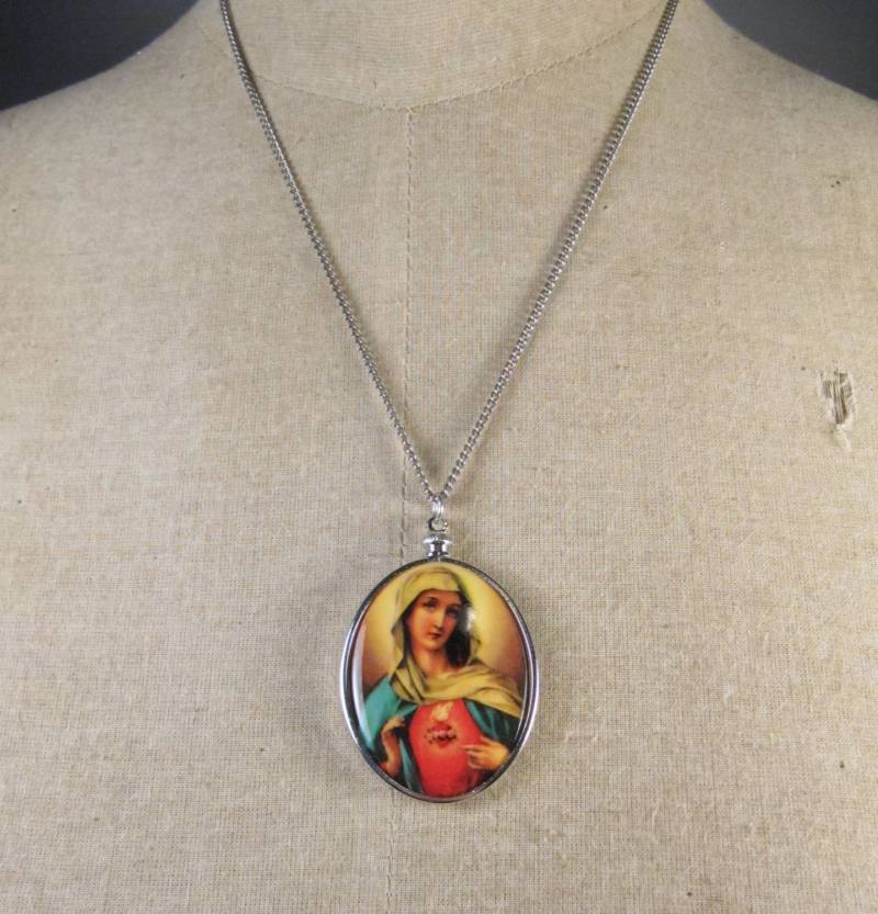 Vintage Religiöse Deutsche Kunststoff Jungfrau Maria Makellose Herz Halskette 18" Kette Vintage Religiöse Deutsche Kunststoff Jungfrau Maria Makellose Herz Halskette 18" Kette von WickedCrafts