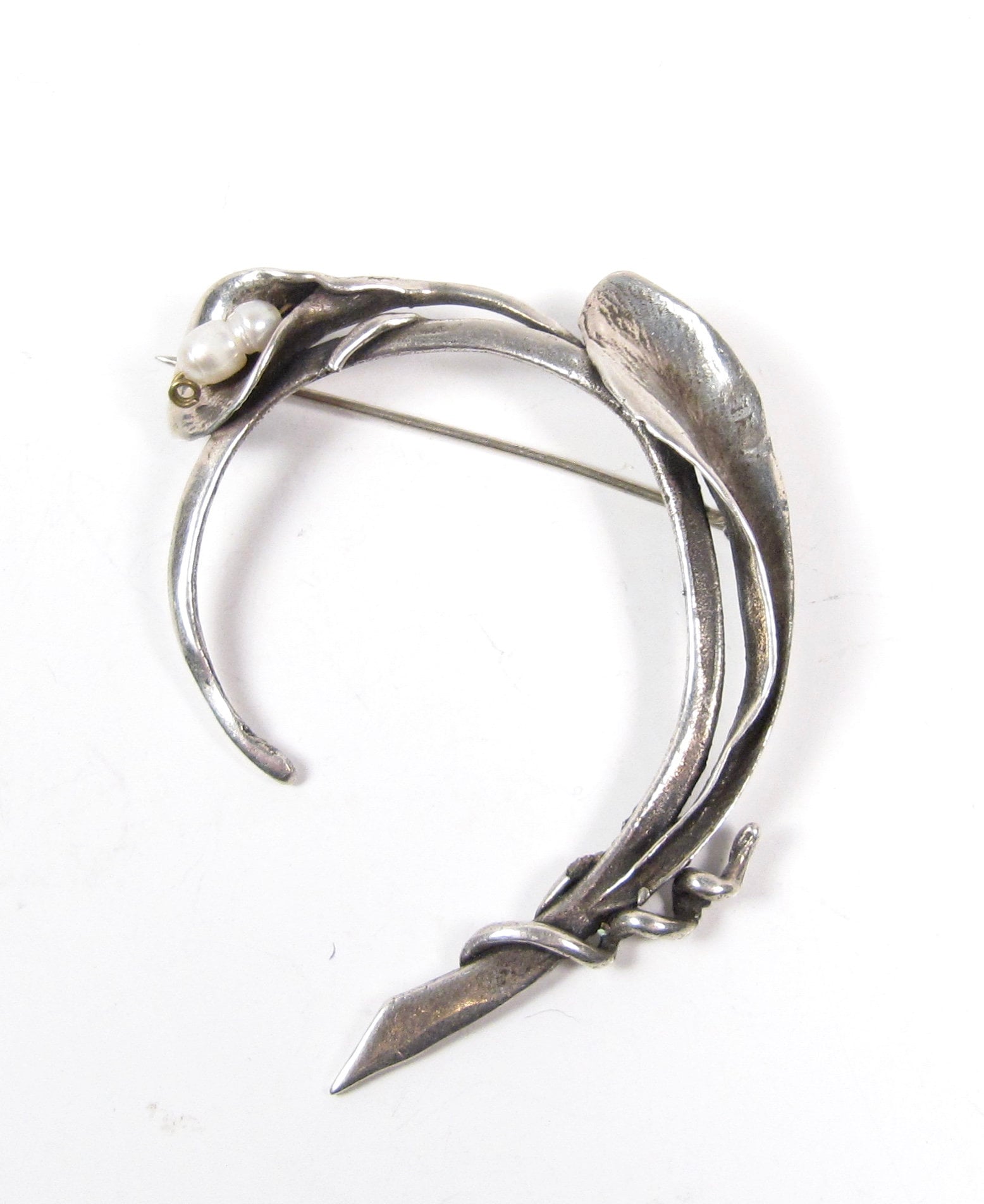sterling Silber Lily Süßwasser Perle C Geformtbrosche Pin Vintage Art10Koykor? von WickedCrafts