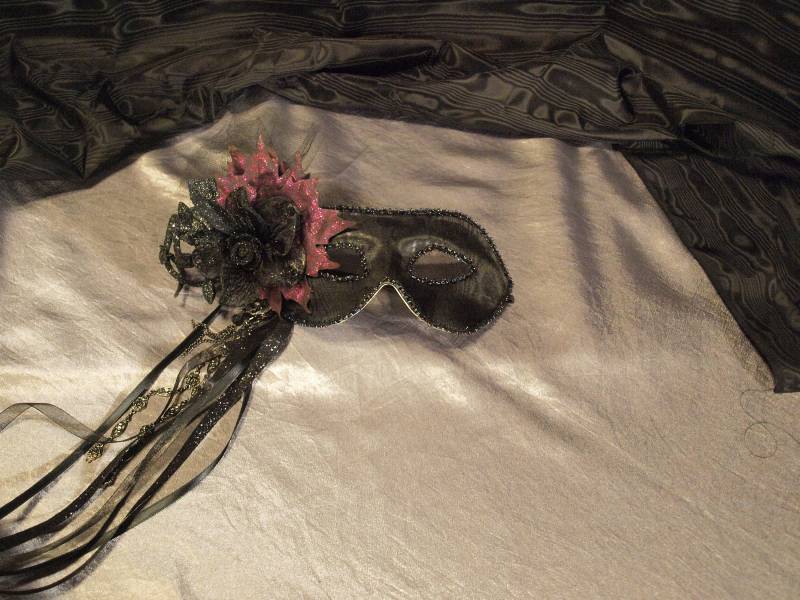 Dunkle Romantik | Schwarz Und Lila Maskerade Maske Dunkle Romantik | Schwarz Und Lila Maskerade Maske von WickedMoonMasquerade